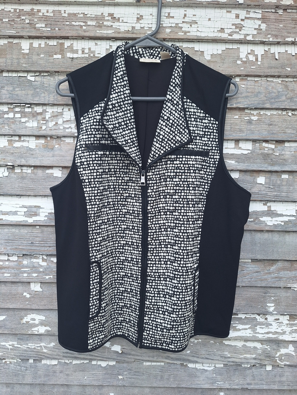 Chico's Black and White Patterned Zip-Front Vest Size 2 Large